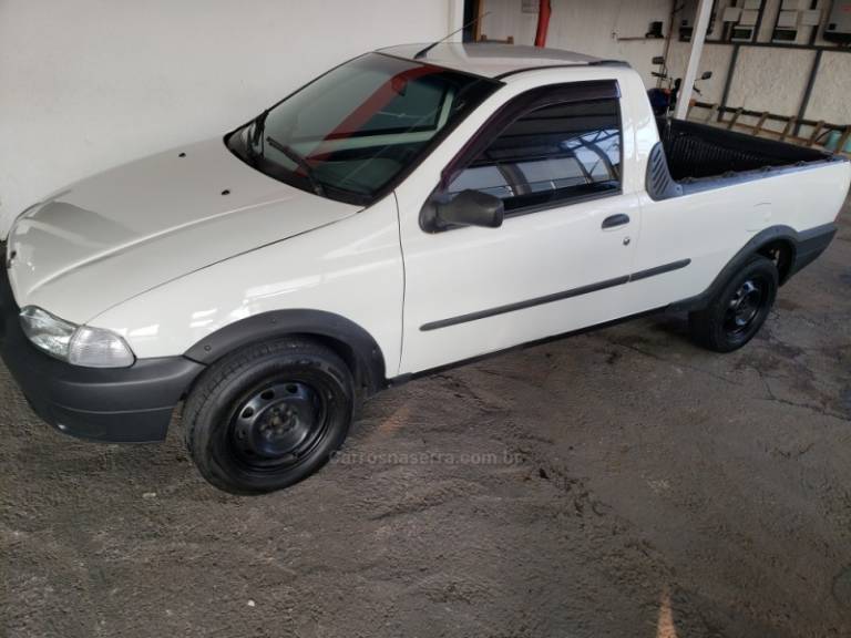 FIAT - STRADA - 2000/2001 - Branca - R$ 26.900,00