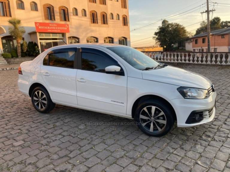 VOLKSWAGEN - VOYAGE - 2017/2017 - Branca - R$ 53.900,00