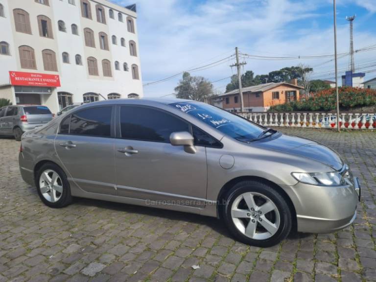 HONDA - CIVIC - 2008/2008 - Dourada - R$ 47.900,00