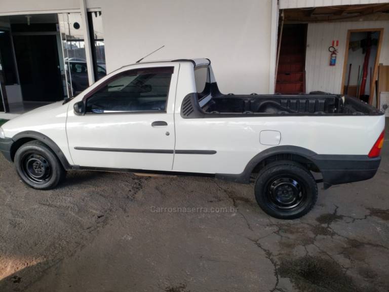 FIAT - STRADA - 2000/2001 - Branca - R$ 26.900,00